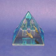 Paperweight Penstand Pyramid Shark